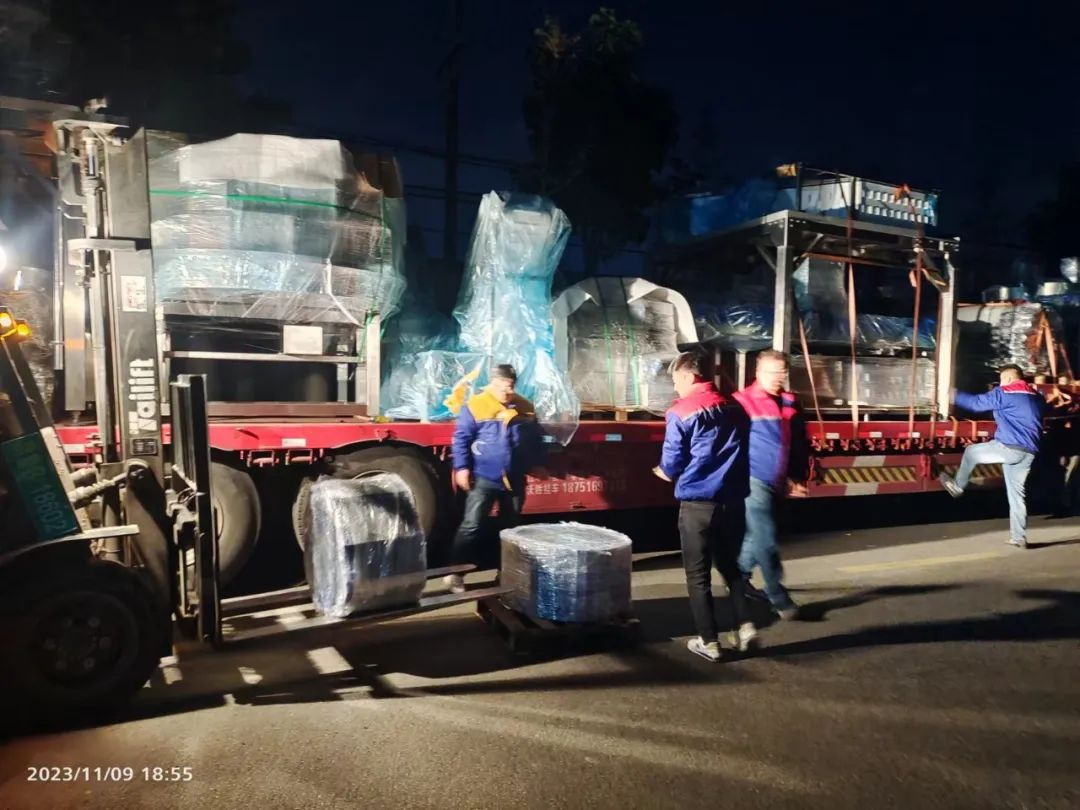 共同奮斗 無(wú)懼挑戰(zhàn)